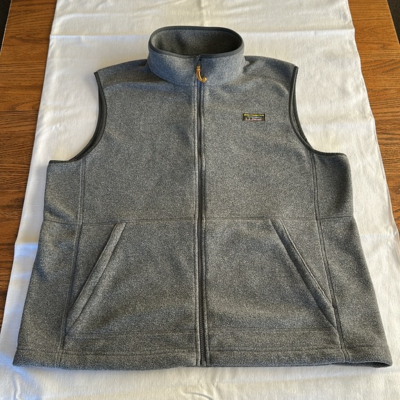 L.L.Bean Men's Mountain Classic Fleece Vest XL Charcoal Heather - Picture 1 of 9